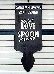 /image/upload/cabancoed/welsh_love_spoon_centre_254.jpg